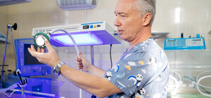 Благодаря боксам с одеждой: в одесский роддом купили оборудование для недоношенных деток 