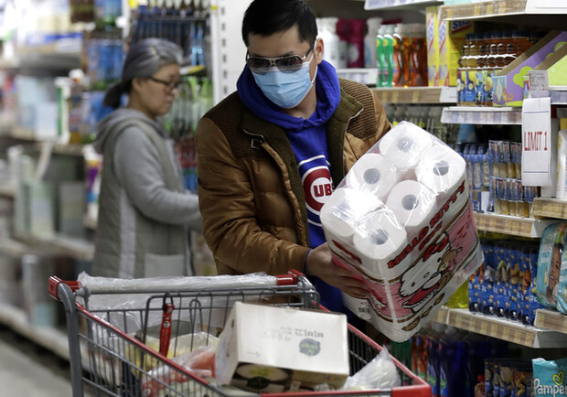 Супермаркетам разрешили продавать бытовую химию и прессу во время локдауна. Фото: economictimes.com
