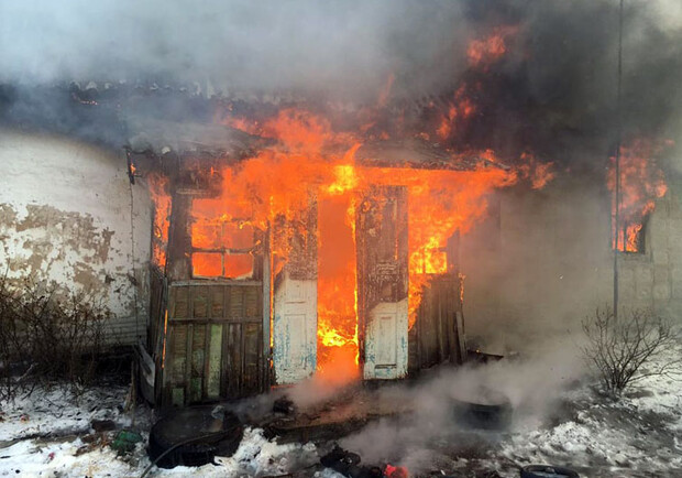 В Павлограде на пожаре погиб годовалый малыш / фото: ГСЧС