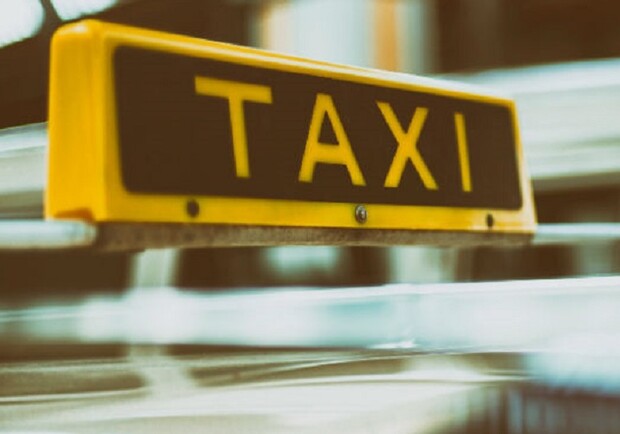 Таксист устроил ДТП и скрылся. Фото: pixabay