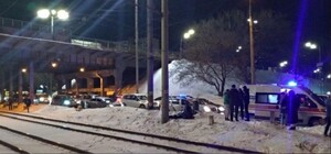 В Киеве 17-летний парень погиб под колесами электрички