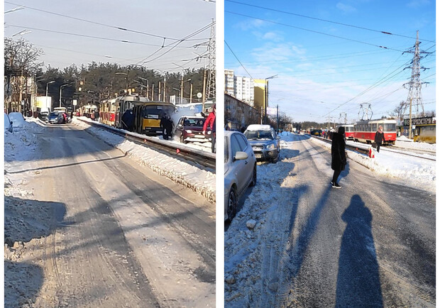 На Миропольской машина и маршрутка заблокировали движение пяти трамвайных маршрутов. Фото: читатели Vgorode