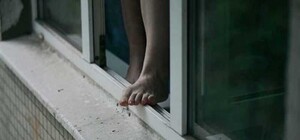 Еще один случай: на Харьковском 13-летняя девочка выпала из окна