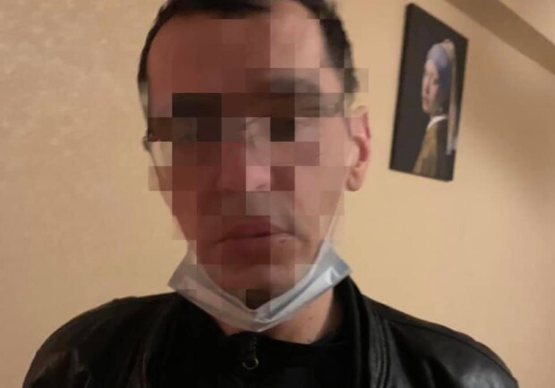 Задержан иностранец, который ограбил пенсионера. Фото: Киевская прокуратура.