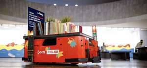 Подберет книгу по вкусу: в Киеве появился робот-библиотекарь 