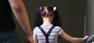 Домогался в лифте: стало известно, кто напал на школьницу на Воскресенке