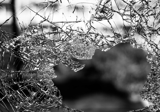 На Быковне от взрыва поразбивались окна. Фото: pixabay