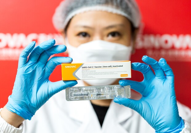 В Украине зарегистрировали китайскую вакцину CoronaVac компании Sinovac Biotech. Фото: hankyung.com