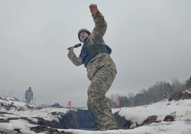 Кличко и представители КГГА прошли учения с территориальной обороны. Фото: КГГА.