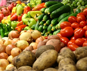 Пока овощи дешевеют, цены на мясо стоят на месте, а на магазинные куличи - поднимаются. Фото с сайта kp.ru. 