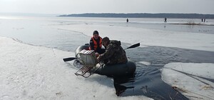 Чуть не уплыли: в Киевской области спасли шестерых рыбаков