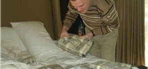 Дорогое удовольствие: в Одессе на скамейки потратили более миллиона гривен 