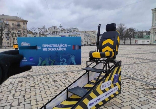 На Софиевской площади появился бесплатный симулятор ДТП. Фото: пресс-службы патрульной полиции