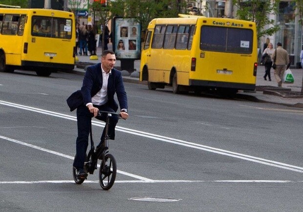 Кличко на велосипеде. Фото: slovoidilo.ua