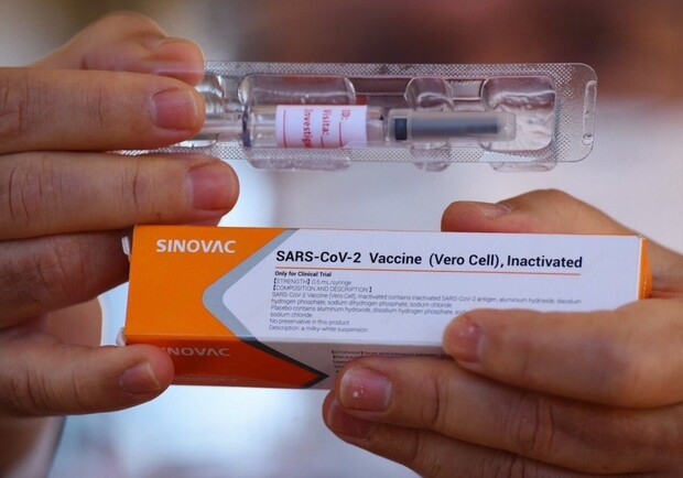 В Украину из Китая отправили первую партию вакцины от коронавируса CoronaVac. Фото: chasdiy.org