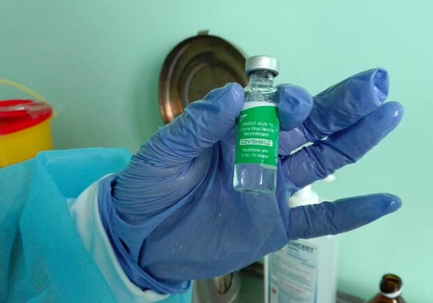 Поставки вакцины Covishield в Украину не прекратятся, а просто задерживаются. Фото: Апостроф.