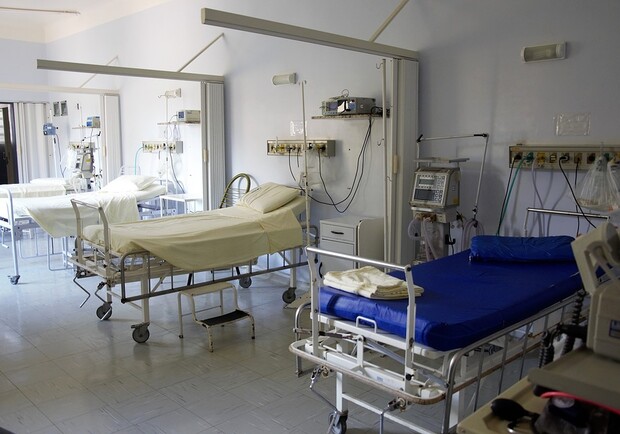 После "нагоняя" от мэра, три больницы УЗ наконец начали принимать больных с коронавирусом. Фото: pixabay