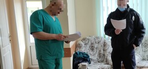 Погиб ребенок: под Харьковом заведующему родильным отделением предъявили подозрение в халатности