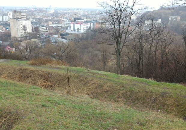 Киевлянин пытался построить себе дом на Лысой горе по поддельным документам. Фото: Киевская прокуратура