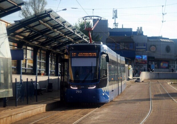 Из-за ремонта Индустриального на Борщаговке перестанут ездить скоростные трамваи. Фото: Vgorode