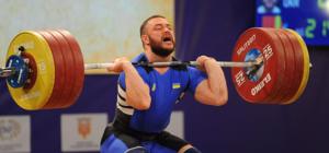 Поднял 407 килограмм: украинец выиграл двоеборье на Чемпионате Европы по тяжелой атлетике