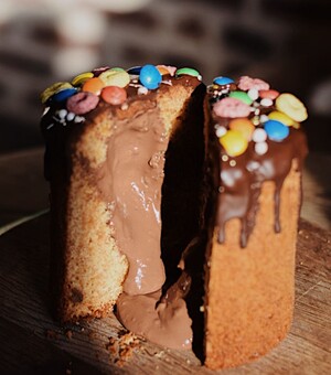 С жидкой начинкой или ромовой пропиткой: где в Запорожье купить необычные паски