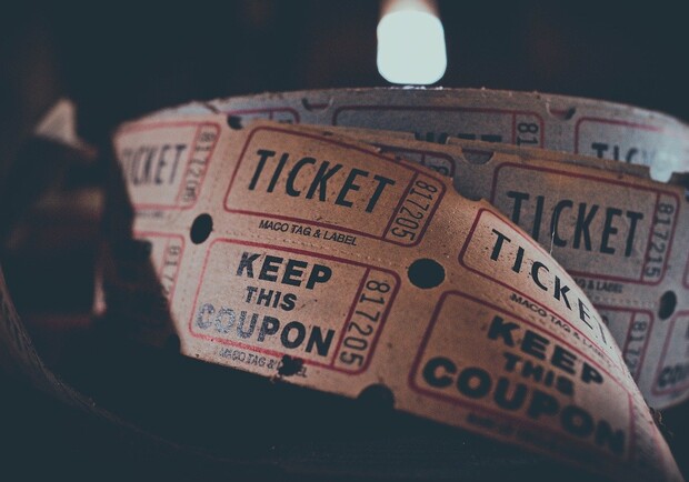 Кинотеатр "Жовтень" открыл продажу сертификатов на кино. Фото: pixabay