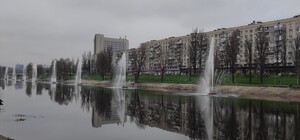 Готовятся к сезону: на Русановке начали тестировать фонтаны