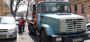 Пробки среды: где в Одессе ремонтируют дороги и чистят дождеприемники 
