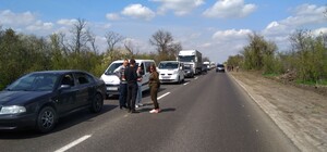 Стоят намертво: на трассе огромная пробка в сторону Кирилловки