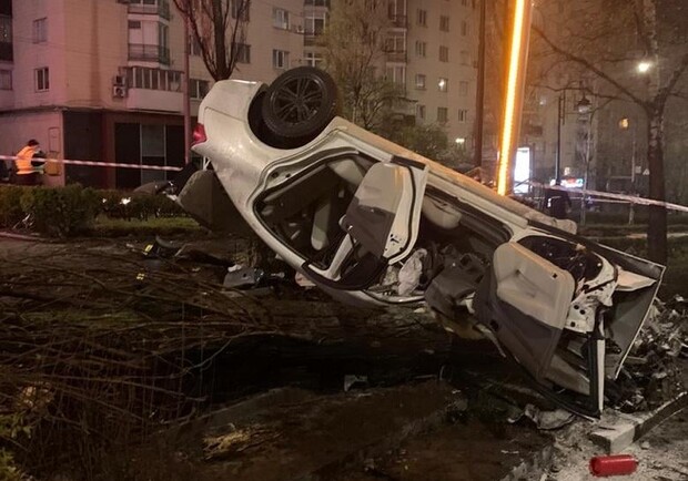 На Печерске произошло смертельное ДТП: водителя раньше ловили пьяным за рулем - фото: Полиция Киева