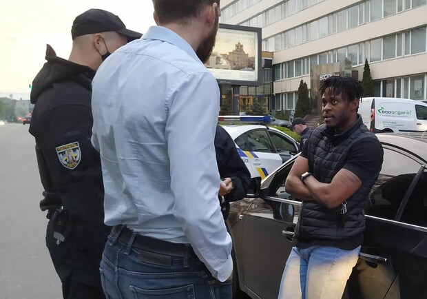 В Киеве задержали пьяного водителя-иностранца. Фото: "Варта Голосеево"