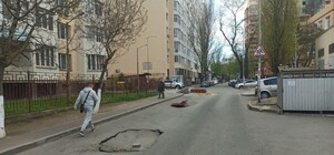 Вся в провалах: в Одессе 