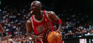 Это рекорд: майку баскетболиста Майкла Джордана продали за 1,38 миллиона долларов