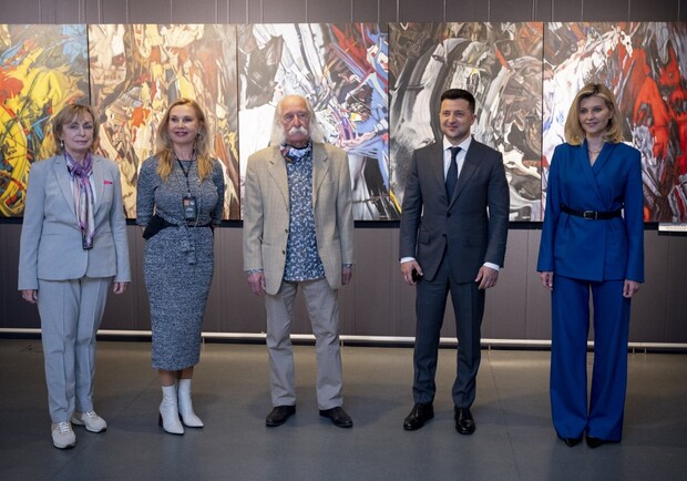 Президент подарил народному художнику Ивану Марчуку бывшее американское посольство. Фото: пресс-служба президента Украины