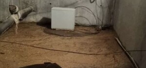 Не розами пахнет: из-за прорыва трубы подвал дома на Осокорках залило фекалиями