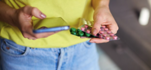 Лайфхак: как проверить лекарство на подлинность онлайн