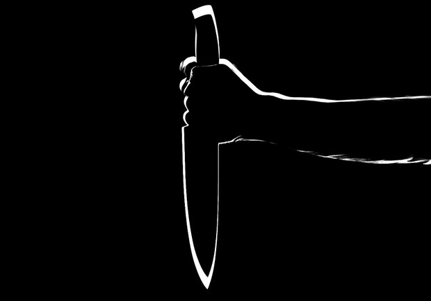 Мужчина ранил соседа ножом из-за денег на коммуналку. Фото: pixabay.