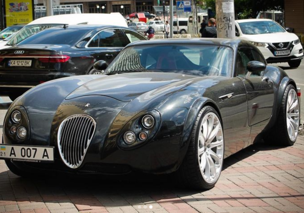 В Киеве заметили редкий суперкар за 200 тысяч долларов. Фото: luxury.cars.ua
