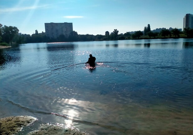 В озере Тельбин на Березняках утонула женщина. Фото: ГСЧС