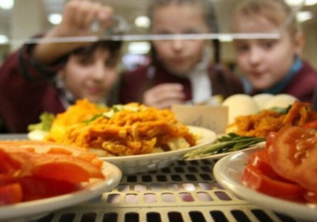 Украинский повар оценил школьное меню, представленное МОЗ. Фото: Dsto.com.ua