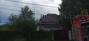 Из-за удара молнии: под Запорожьем загорелся частный дом