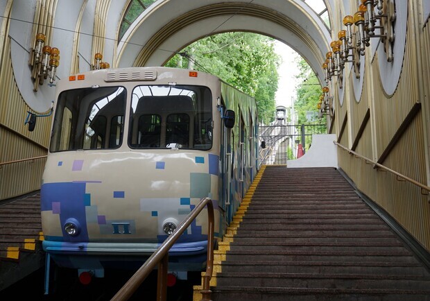 Ремонт затянется: киевский фуникулер будут чинить больше месяца