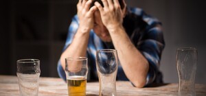 Решил пошутить: в Грибовке пьяный турист от скуки 