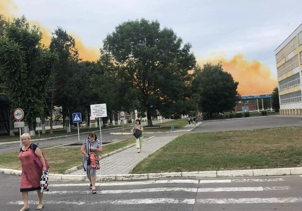 В Ровно произошел взрыв на химическом заводе. Фото: Андрей Овсийчук.