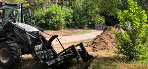 Озеленят и обустроят: на Печерске начался капремонт сквера 