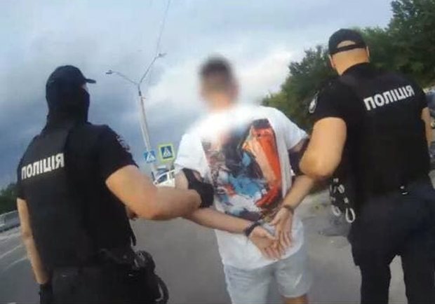 В Киевской области задержали водителя, который сбил 12-летнего мальчика и убежал. Фото: скрин с видео Патрульной полиции Киева