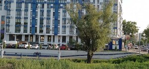 Опасная затея: на Осокорках строят дополнительные этажи в уже заселенном доме