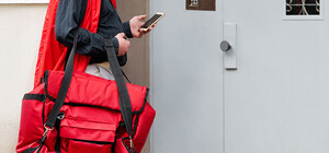 И днем, и ночью: в Киеве запустили еще один сервис круглосуточной доставки еды