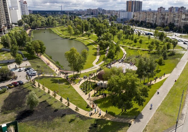 На Троещине закончили строительство парка рядом с проспектом Шухевича. Фото: КГГА